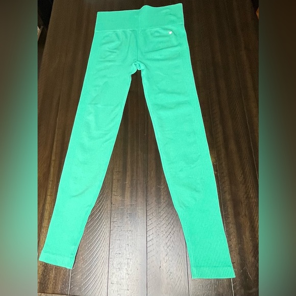 Love Fitness Apparel Seamless Leggings - Picture 6 of 12